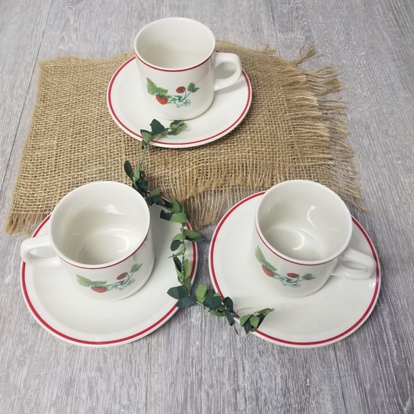 Rare Vintage Strawberry Mugs - Picture 6 of 9
